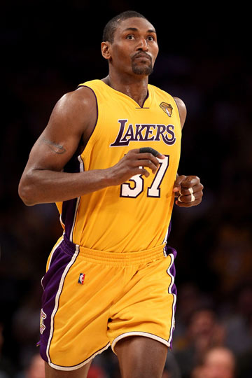 威少本赛季首发时场均接近15+8+8，高于赛季平均数据（威少本季首发场均近15分8板8助，数据优于赛季均值）