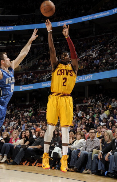 徐阳：邵佳一的融合与沟通能力强；希望更多年轻教练挺身而出（徐阳：邵佳一融合沟通出众，期待更多年轻教练站出来）