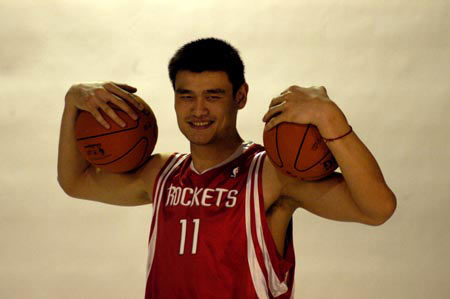 这工资拿得太舒服了！什琴斯尼加盟巴萨后仍未出场（薪水照拿不上场！什琴斯尼加盟巴萨至今仍未完成首秀）