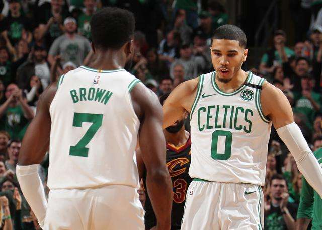 鹈鹕内外开花高效取胜（鹈鹕内外兼修高效取胜）