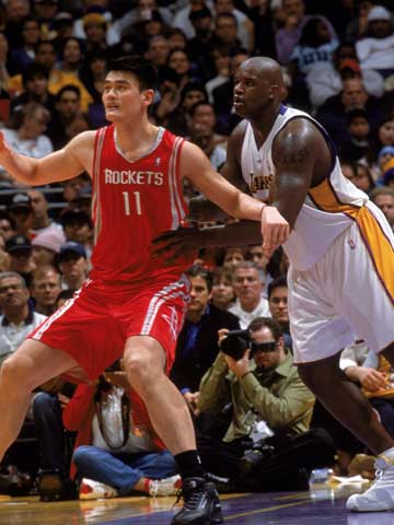 图赫尔：会找阿诺德聊聊，不过夸安萨目前竞争右后卫稍微领先（图赫尔：将与阿诺德沟通，夸安萨在右后卫竞争中略占上风）