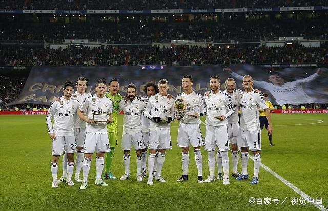 弗里克西甲场均积分2.36，执教50+场主帅中仅次于瓜帅和穆帅（西甲场均2.36分，弗里克在50+场主帅中仅次于瓜帅与穆帅）