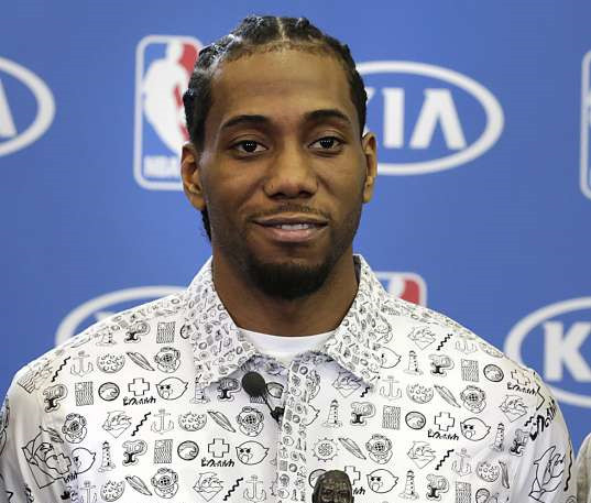 字母哥为核心，雄鹿球队升级之路：侧翼补强是关键（围绕字母哥打造雄鹿升级蓝图：侧翼补强是关键）