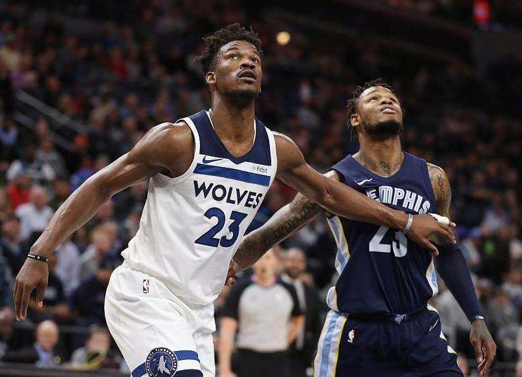 英超豪门对决即将上演（英超豪强巅峰对决在即）