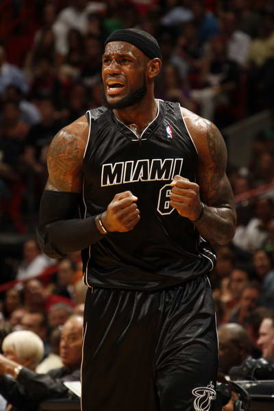 徐江评申花错失冠军：管理层决策有问题，领先时选择足协杯（徐江点评申花丢冠：管理层决策失当，领先阶段押宝足协杯）